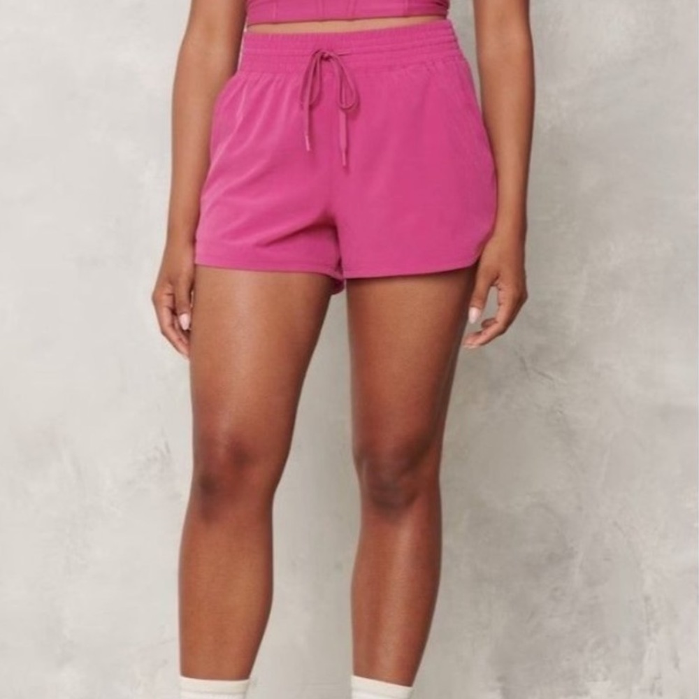 (#147) ABERCROMBIE & FITCH YPB Motiontek High Rise Shorts